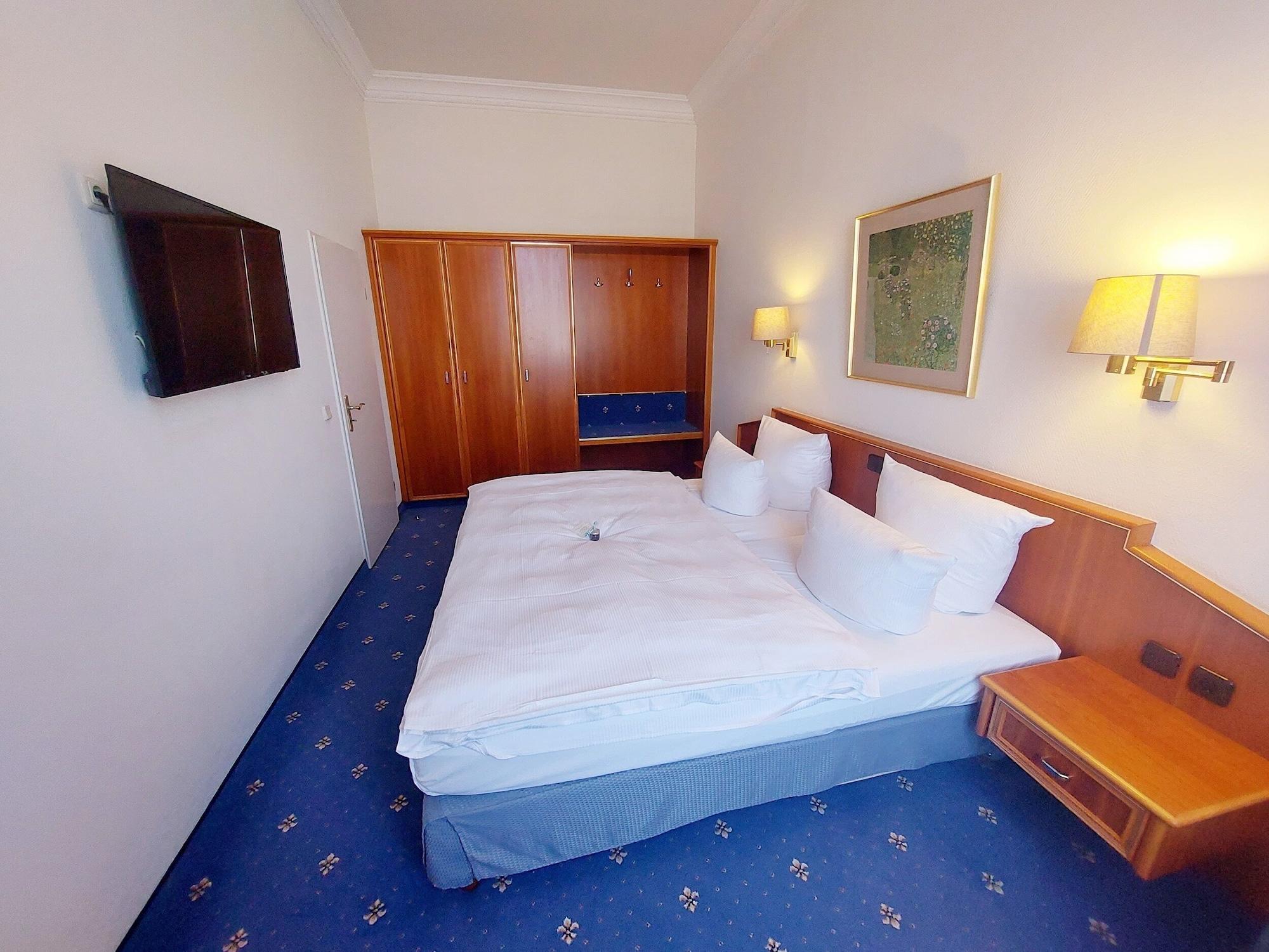 Hotel Bayerischer Hof 4*