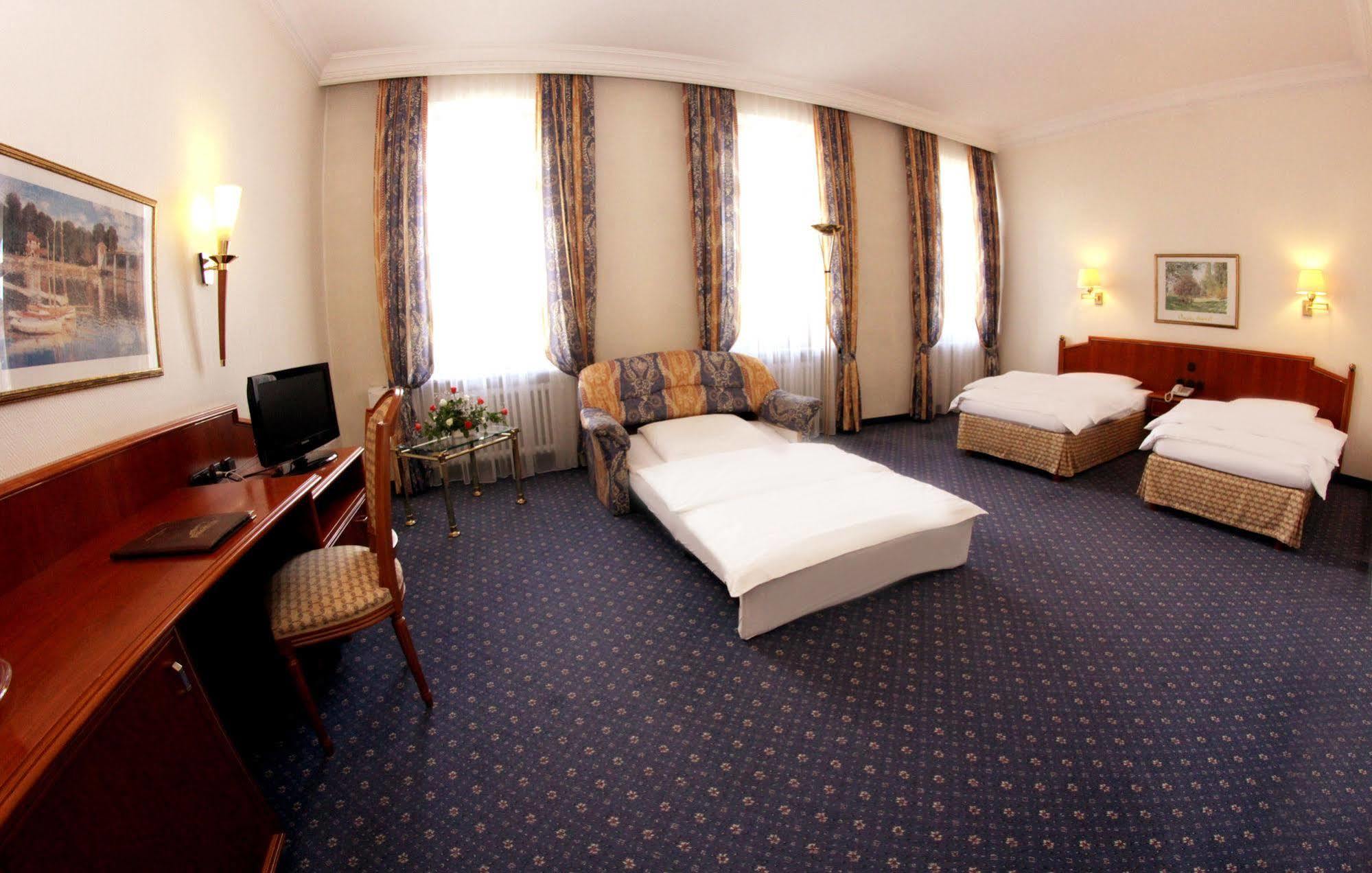 Bayerischer Hof Hotel Dresden